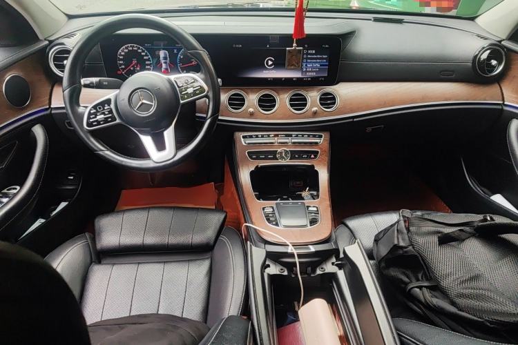 Used Mercedes-Benz E-Class 2019 E 200 L Center Console