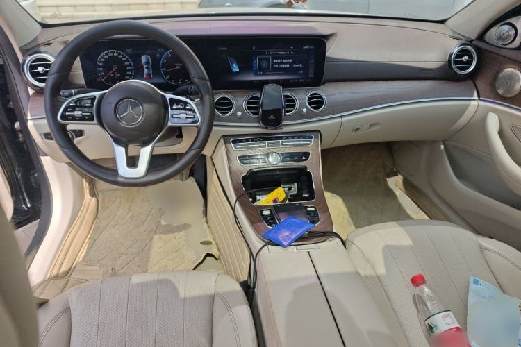 Used Mercedes-Benz E-Class 2019 Facelifted E 300 L Stylish Version Center Console