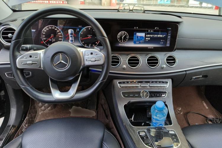 Used Mercedes-Benz E-Class 2019 Restyled E 300 L Sport Luxury Edition Center Console