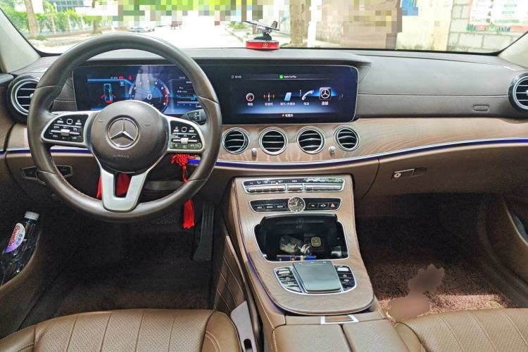 Used Mercedes-Benz E-Class 2019 Restyled E 300 L Luxury Edition Center Console