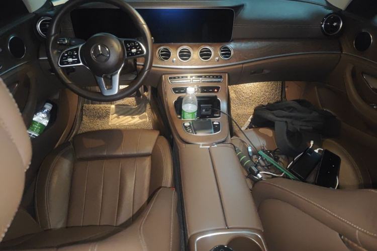 Used Mercedes-Benz E-Class 2019 E 200 L Center Console