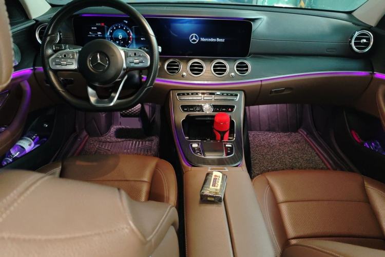 Used Mercedes-Benz E-Class 2019 Restyled E 300 L Sport Luxury Edition Center Console
