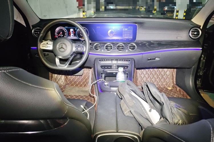 Used Mercedes-Benz E-Class 2019 Restyled E 300 L Sport Luxury Edition Center Console