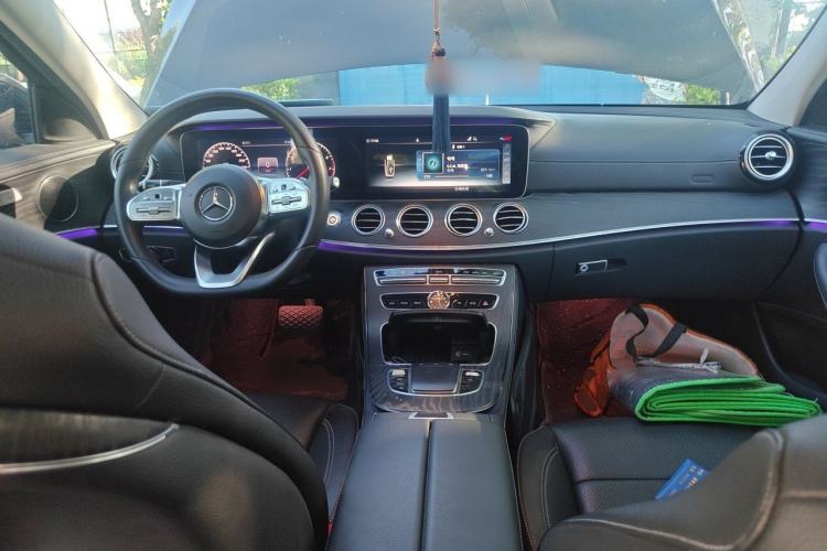Used Mercedes-Benz E-Class 2019 Restyled E 300 L Sporty and Stylish Edition Center Console