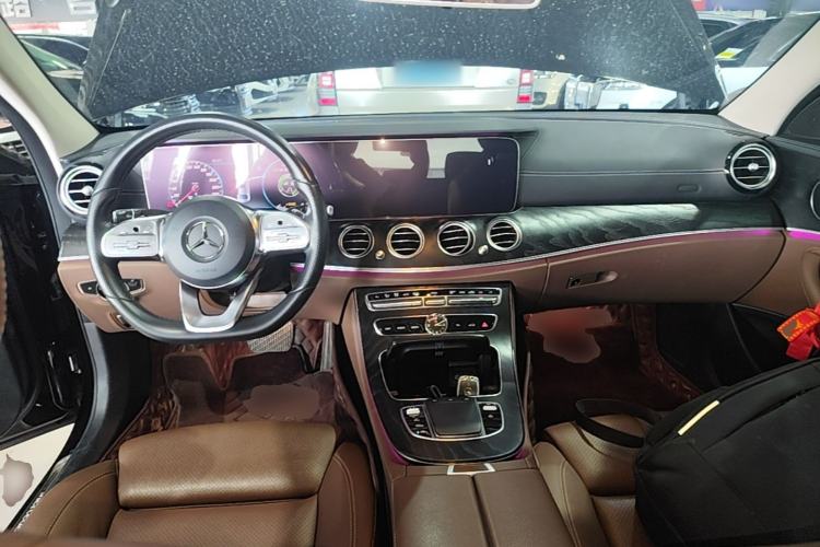 Used Mercedes-Benz E-Class 2019 E 200 L Sport Edition Center Console
