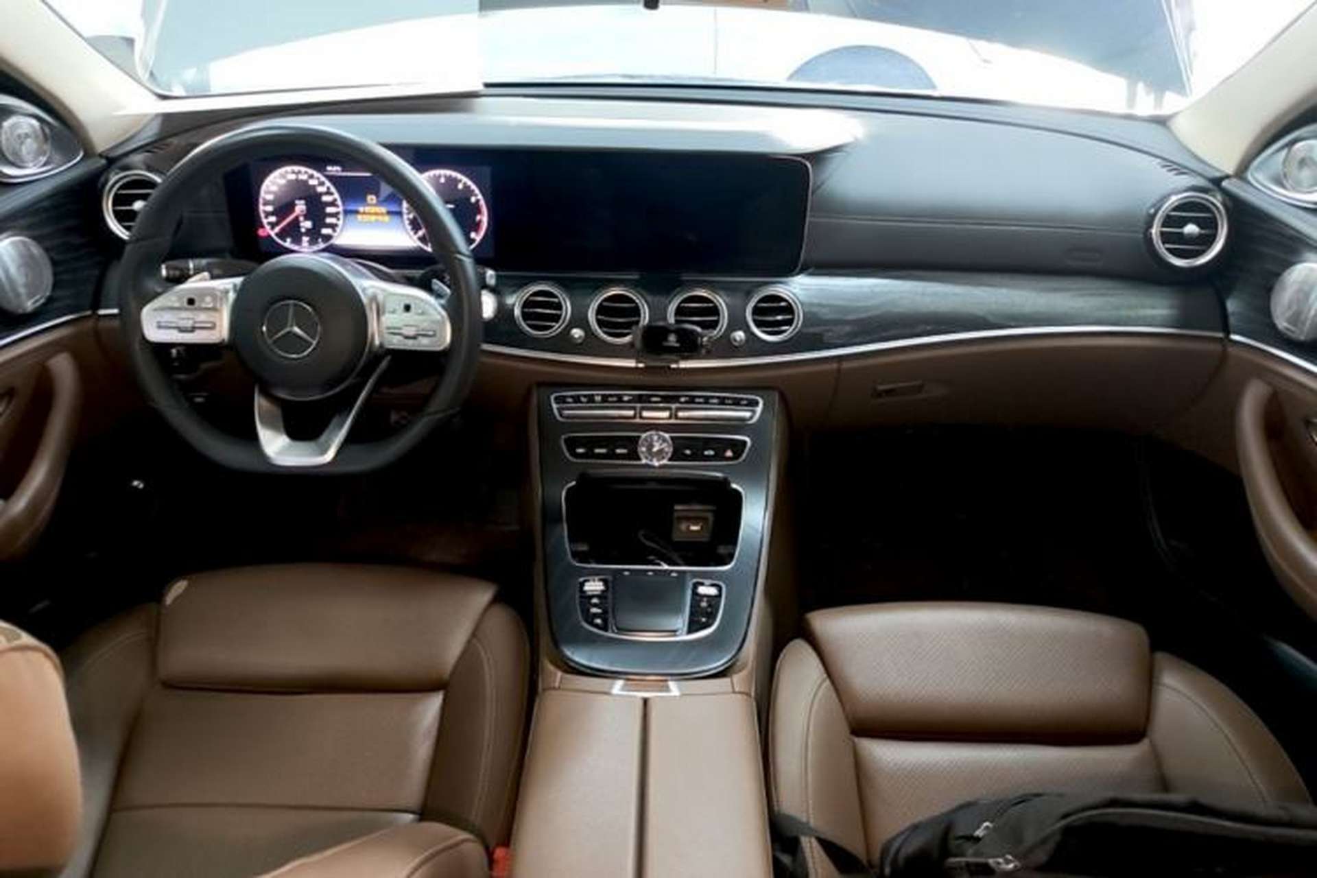 Used Mercedes-Benz E-Class 2019 E 200 L Sport Edition Center Console