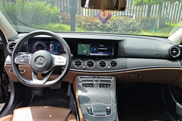 Used Mercedes-Benz E-Class 2019 E 260 L Sport Edition Center Console