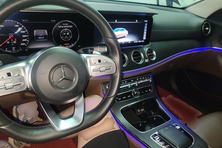 Used Mercedes-Benz E-Class 2019 Restyled E 300 L Sporty and Stylish Edition Center Console