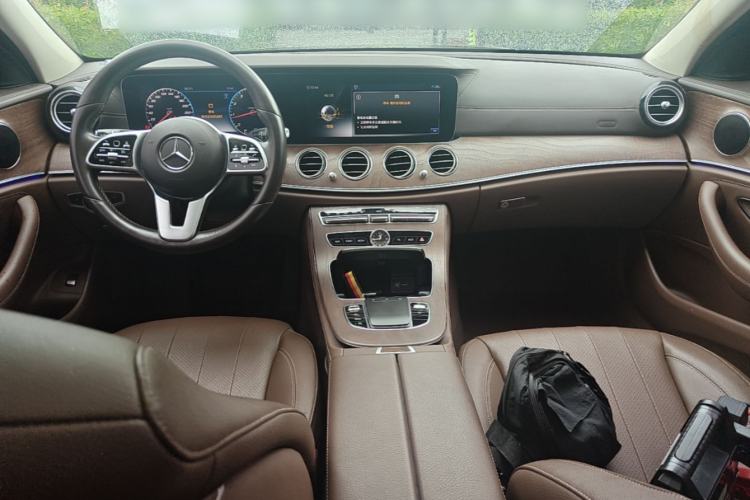 Used Mercedes-Benz E-Class 2019 Facelifted E 300 L Stylish Version Center Console