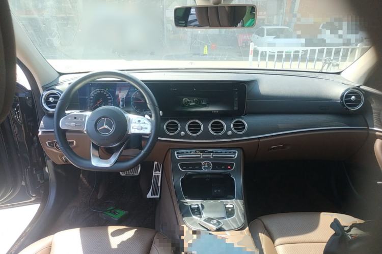 Used Mercedes-Benz E-Class 2019 Restyled E 300 L Sporty and Stylish Edition Center Console
