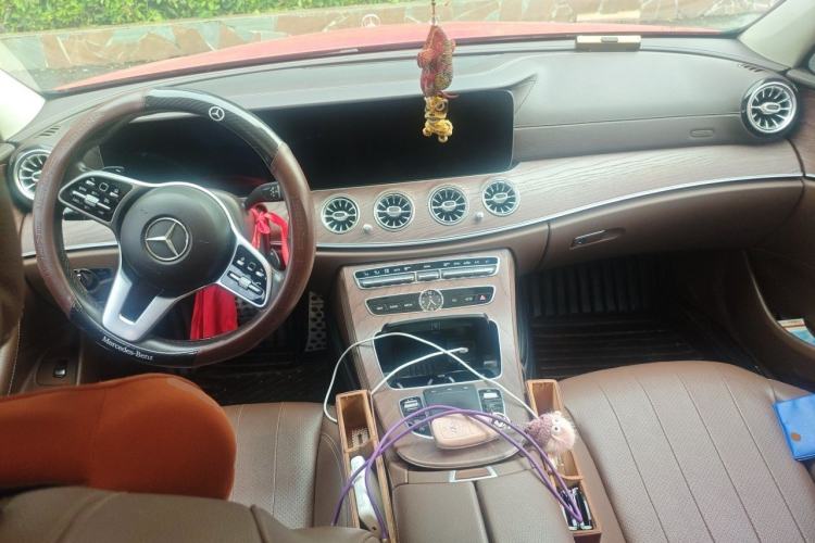 Used Mercedes-Benz E-Class 2019 Restyled E 300 L Luxury Edition Center Console