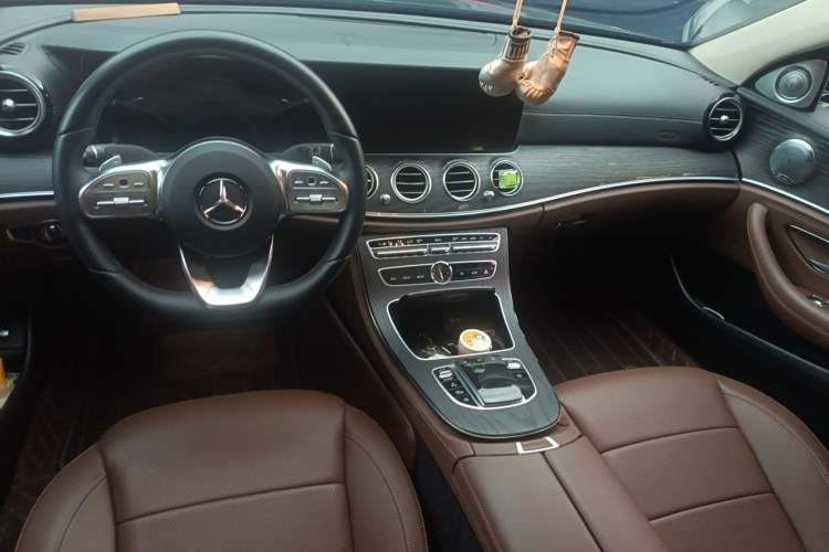 Used Mercedes-Benz E-Class 2019 Restyled E 300 L Sporty and Stylish Edition Center Console