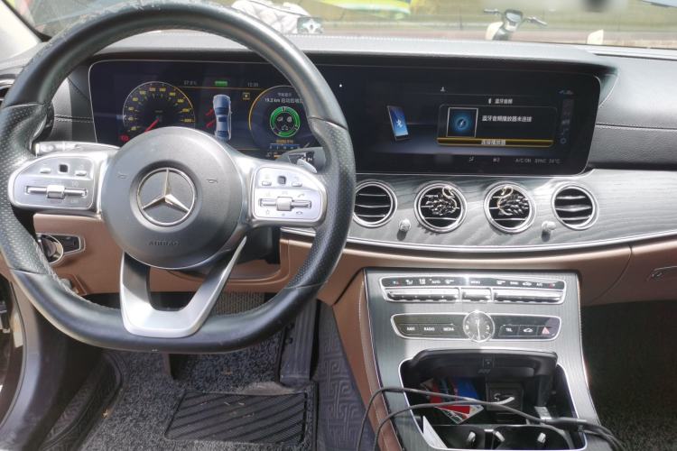 Used Mercedes-Benz E-Class 2019 E 260 L Sport Edition Center Console