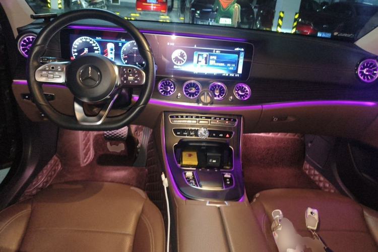Used Mercedes-Benz E-Class 2019 Restyled E 300 L Sport Luxury Edition Center Console