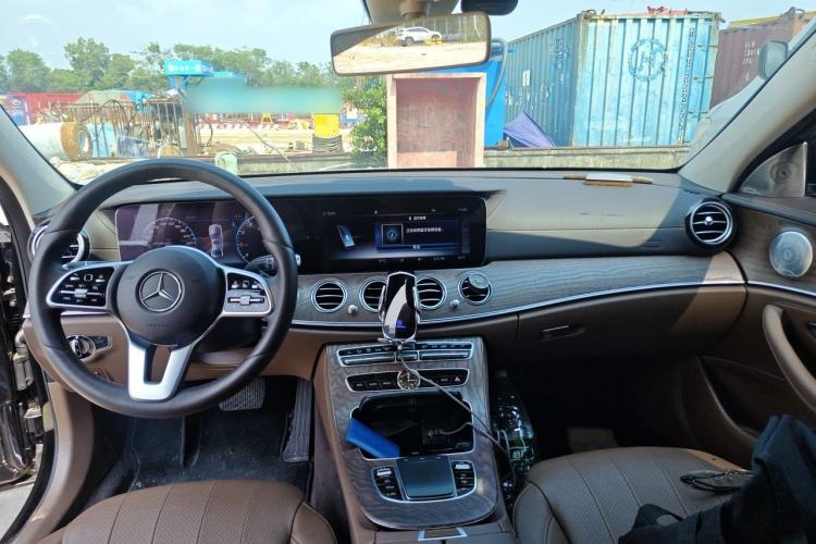 Used Mercedes-Benz E-Class 2019 Restyled E 300 L Luxury Edition Center Console