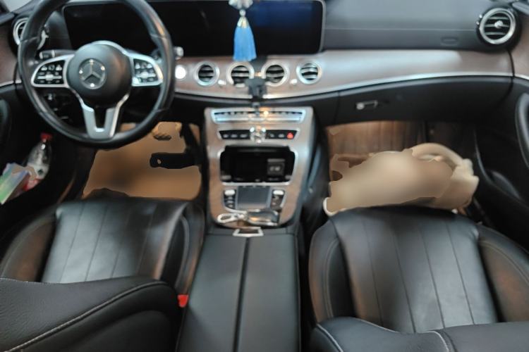 Used Mercedes-Benz E-Class 2019 E 300 L Stylish Model Center Console