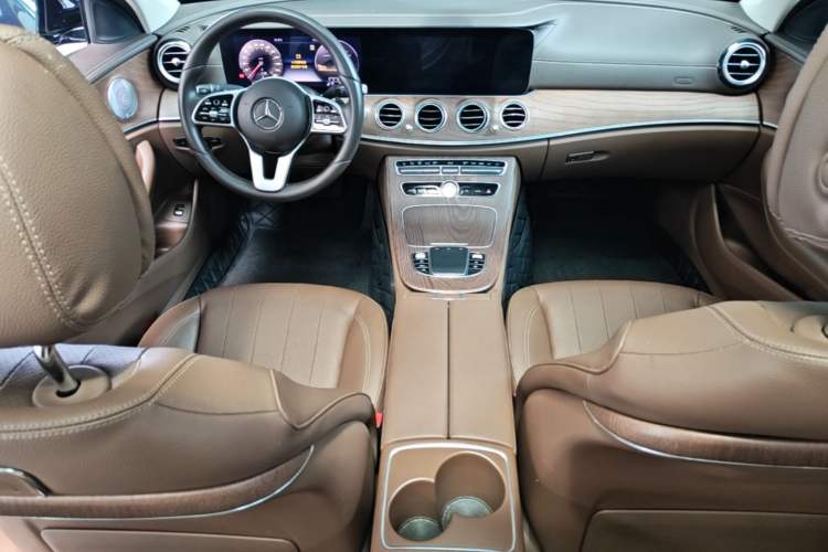 Used Mercedes-Benz E-Class 2019 Restyled E 300 L Luxury Edition Center Console
