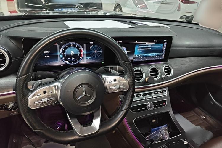Used Mercedes-Benz E-Class 2019 E 200 L Sport Edition Center Console