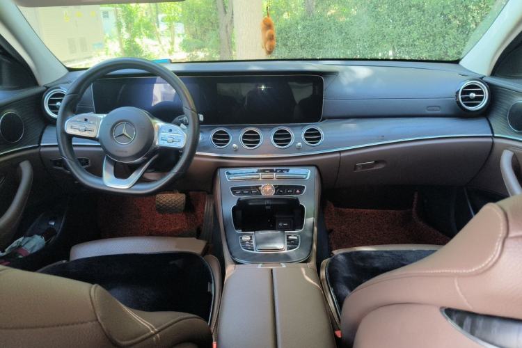 Used Mercedes-Benz E-Class 2019 E 260 L Sport Edition Center Console