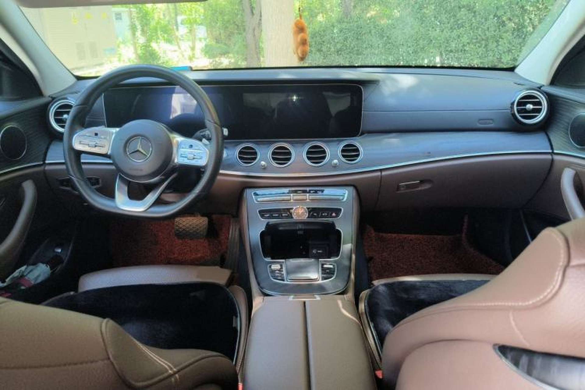 Used Mercedes-Benz E-Class 2019 E 260 L Sport Edition Center Console