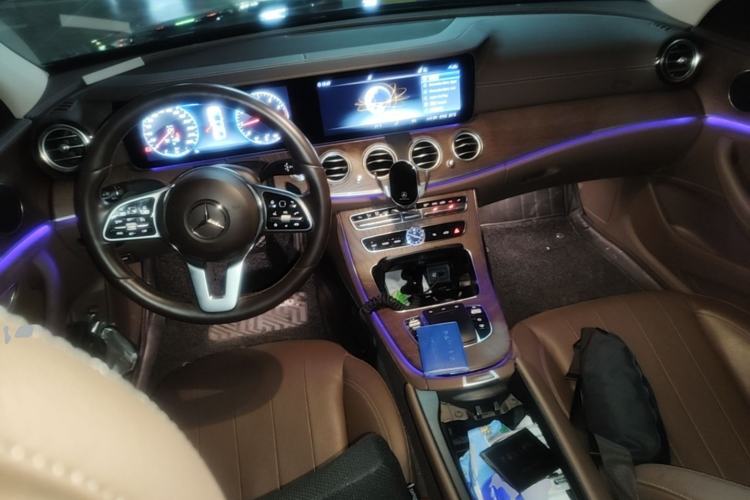 Used Mercedes-Benz E-Class 2019 E 300 L Luxury Model Center Console