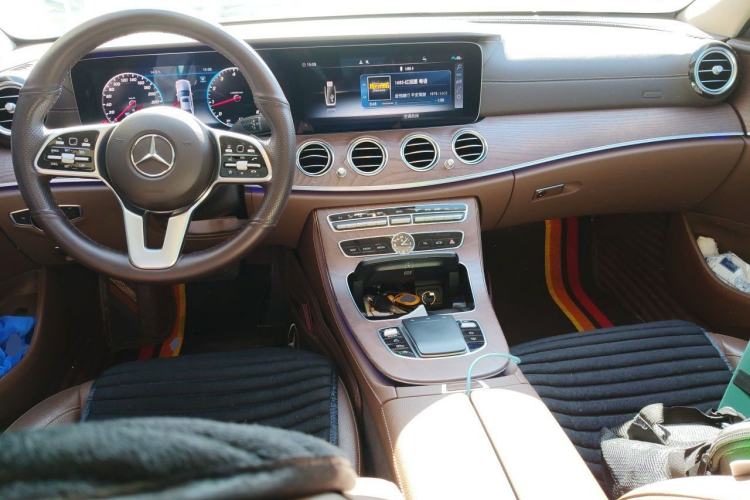 Used Mercedes-Benz E-Class 2019 Restyled E 300 L Luxury Edition Center Console