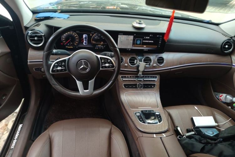 Used Mercedes-Benz E-Class 2019 E 300 L Luxury Model Center Console