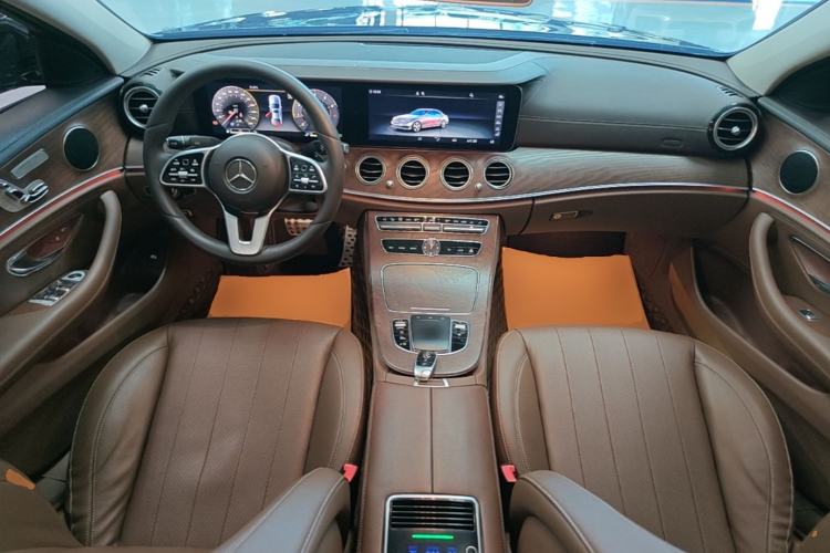 Used Mercedes-Benz E-Class 2019 E 300 L Stylish Model Center Console