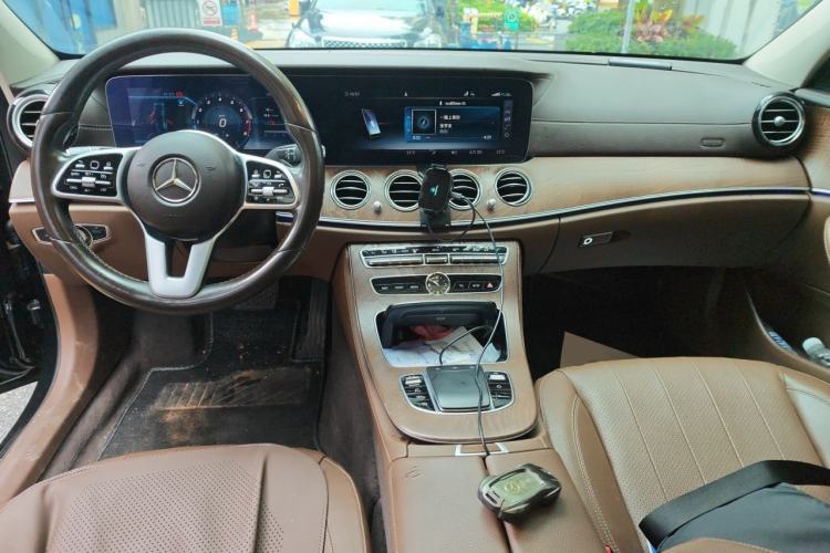 Used Mercedes-Benz E-Class 2019 E 300 L Luxury Model Center Console