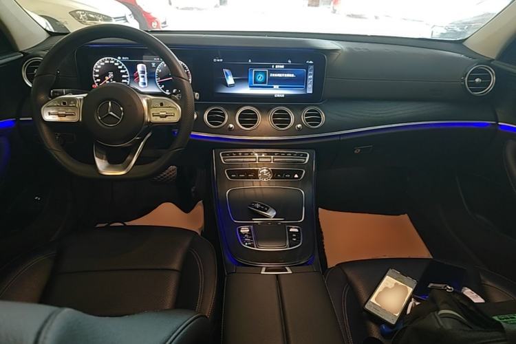 Used Mercedes-Benz E-Class 2019 Restyled E 300 L Sport Luxury Edition Center Console