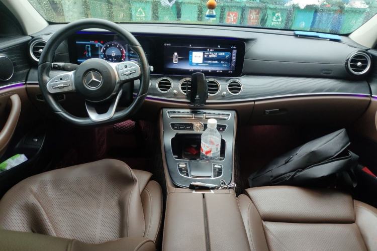 Used Mercedes-Benz E-Class 2019 E 200 L Sport Edition Center Console