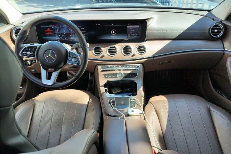 Used Mercedes-Benz E-Class 2019 E 300 L Luxury Model Center Console