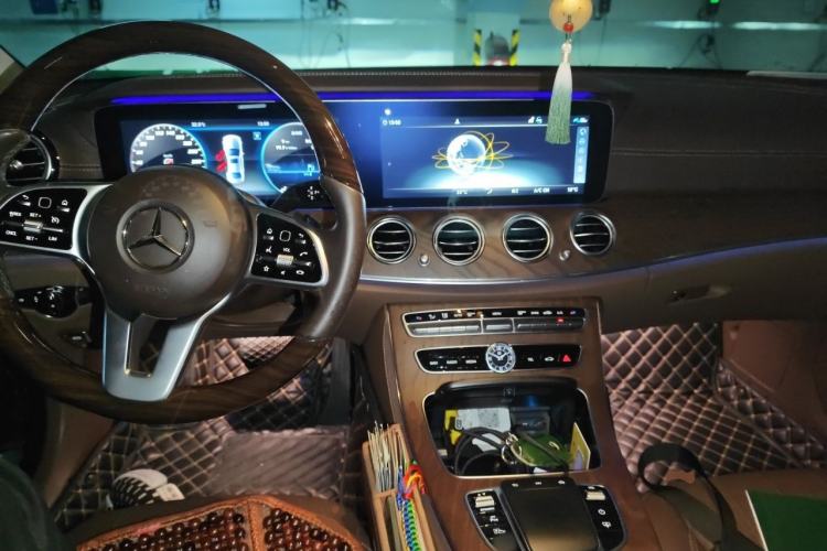 Used Mercedes-Benz E-Class 2019 Restyled E 300 L Luxury Edition Center Console