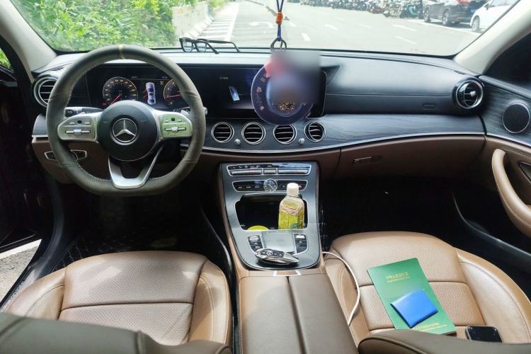 Used Mercedes-Benz E-Class 2019 Restyled E 300 L Sporty and Stylish Edition Center Console