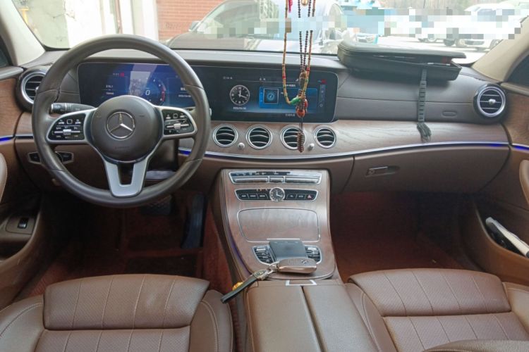 Used Mercedes-Benz E-Class 2019 E 200 L 4MATIC Center Console