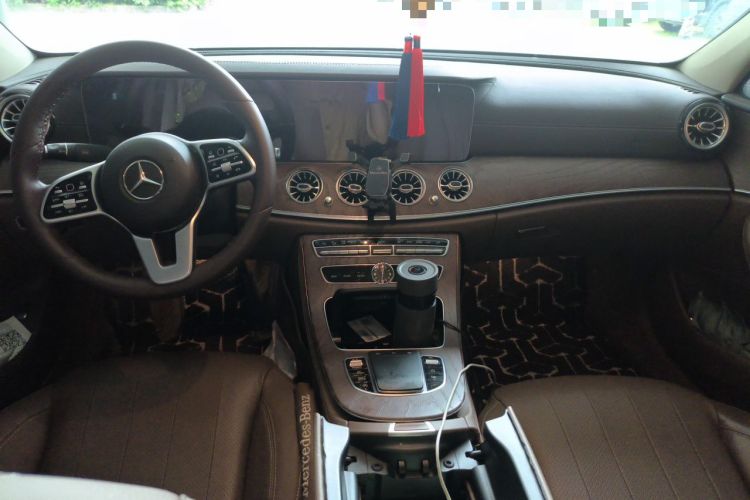 Used Mercedes-Benz E-Class 2019 Restyled E 300 L Luxury Edition Center Console