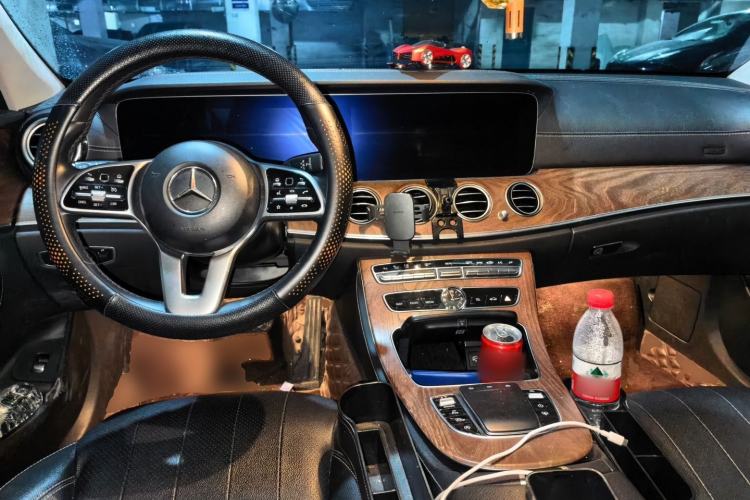 Used Mercedes-Benz E-Class 2019 E 300 L Luxury Model Center Console