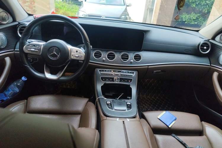 Used Mercedes-Benz E-Class 2019 E 260 L Sport Edition Center Console