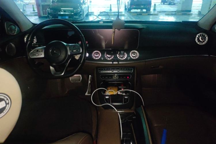 Used Mercedes-Benz E-Class 2019 Restyled E 300 L Sport Luxury Edition Center Console