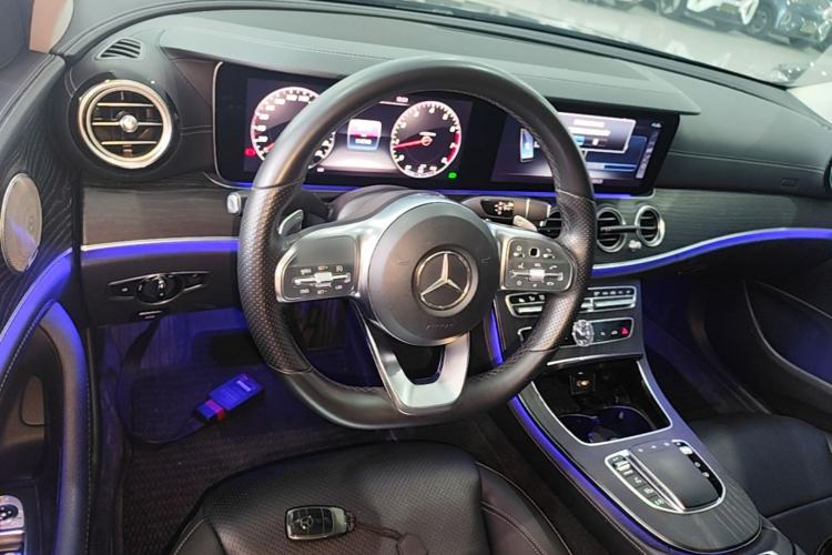 Used Mercedes-Benz E-Class 2019 Restyled E 300 L Sport Luxury Edition Center Console