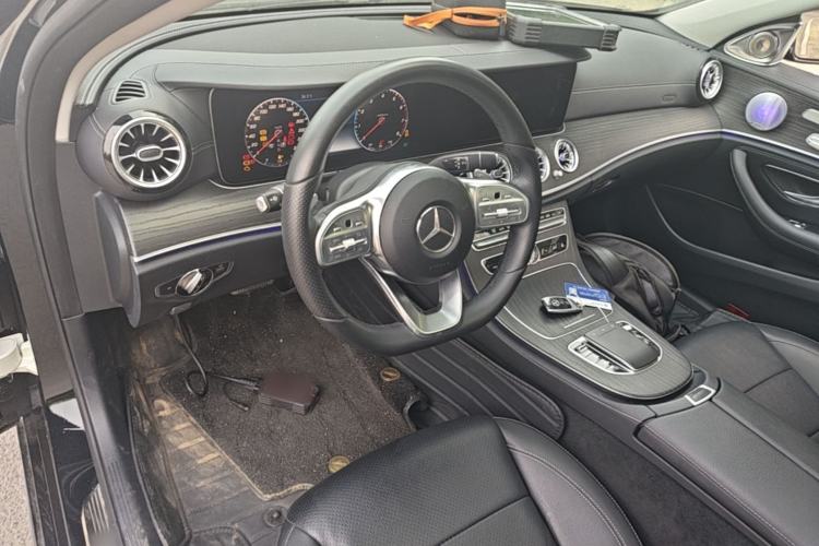 Used Mercedes-Benz E-Class 2019 Restyled E 300 L Sport Luxury Edition Center Console