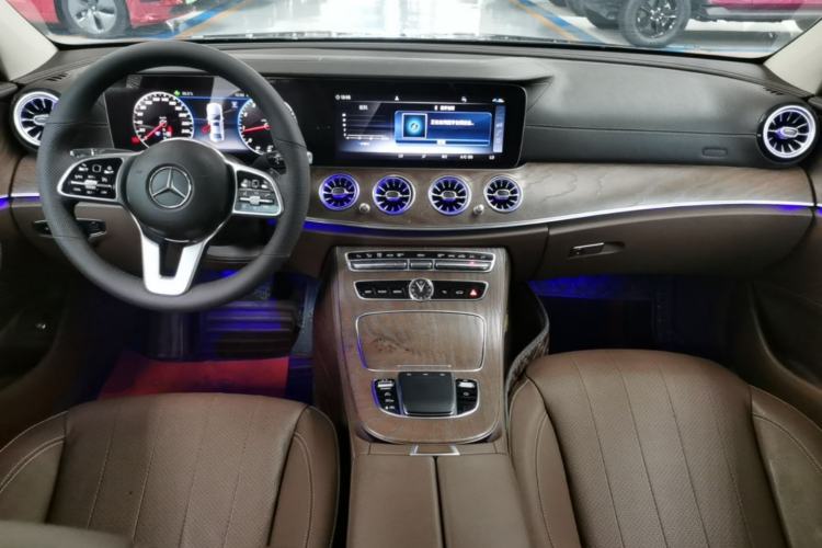 Used Mercedes-Benz E-Class 2019 E 300 L Stylish Model Center Console