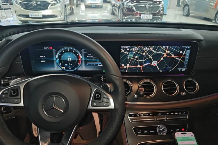 Used Mercedes-Benz E-Class 2019 E 200 L Sport 4MATIC Center Console