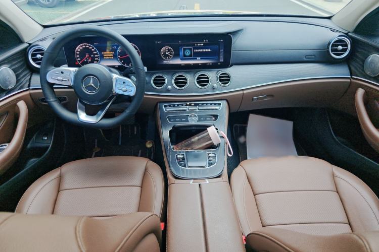 Used Mercedes-Benz E-Class 2019 Restyled E 300 L Sport Luxury Edition Center Console