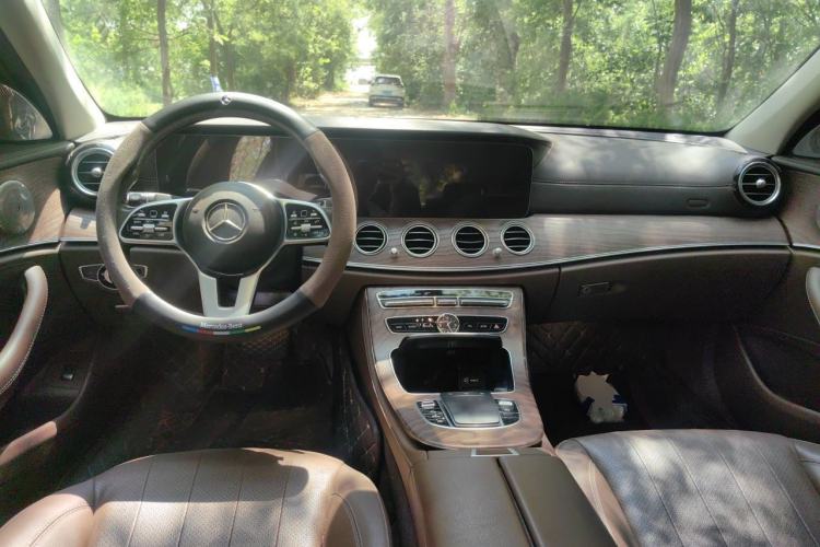 Used Mercedes-Benz E-Class 2019 E 300 L Stylish Model Center Console