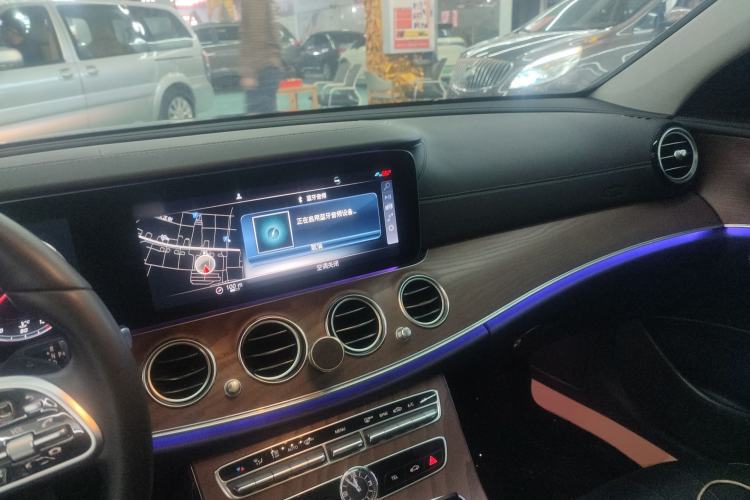 Used Mercedes-Benz E-Class 2019 Restyled E 300 L Luxury Edition Center Console
