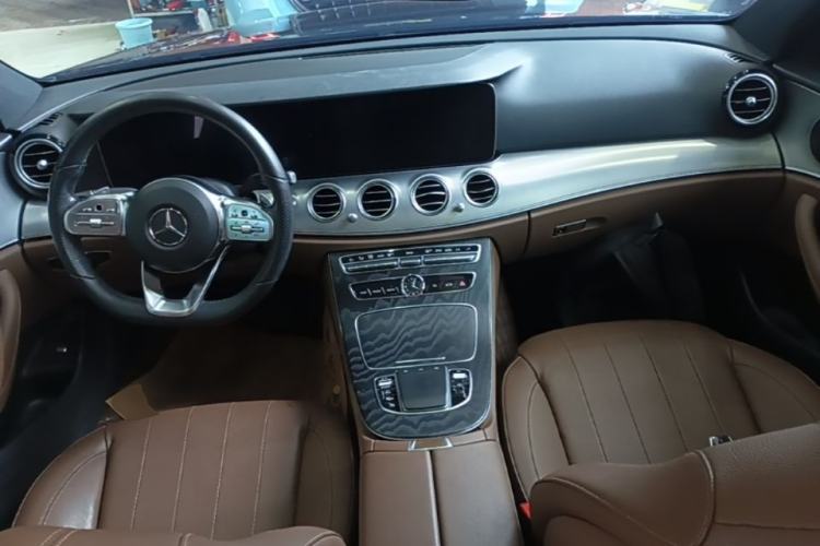 Used Mercedes-Benz E-Class 2019 E 260 Sport Edition Center Console