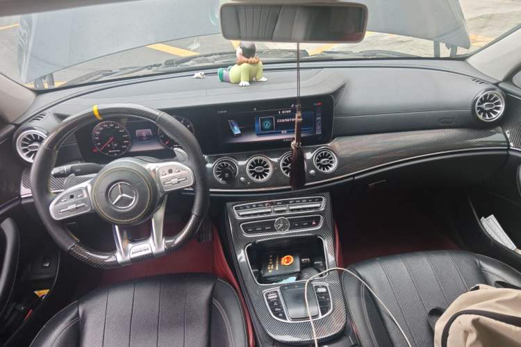 Used Mercedes-Benz E-Class 2019 Facelifted E 300 L Stylish Version Center Console