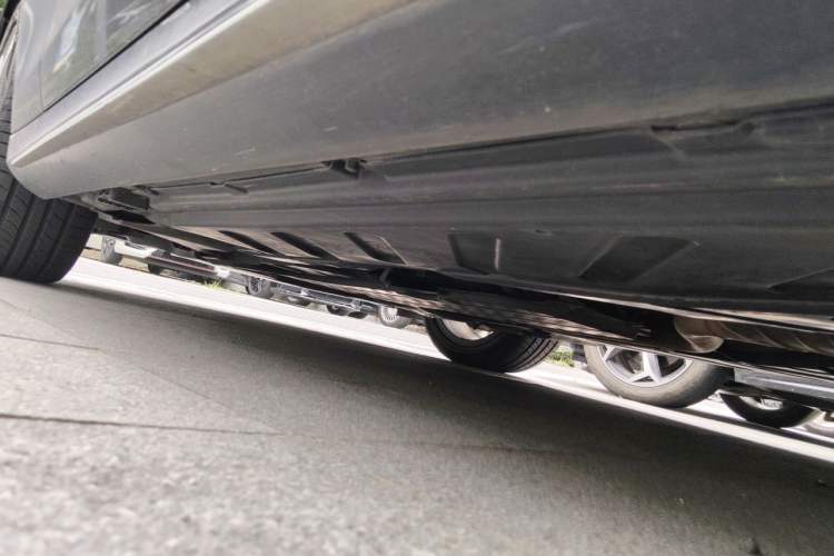 Used Mercedes-Benz E-Class 2019 Restyled E 300 L Sporty and Stylish Edition Chassis Front Left