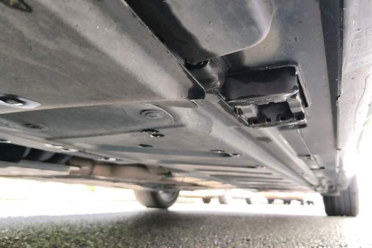 Used Mercedes-Benz E-Class 2019 Restyled E 300 L Luxury Edition Chassis Front Left